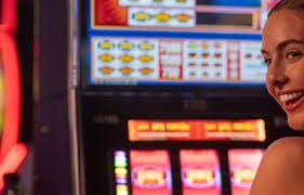 WOE33 promosi free spin slot mingguan hadiah eksklusif pemain setia